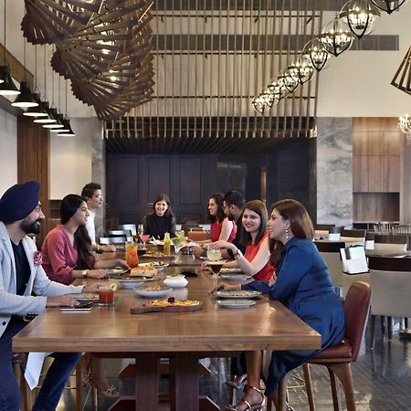 Отель Hyatt Centric Janakpuri Нью-Дели Экстерьер фото The restaurant at the hotel