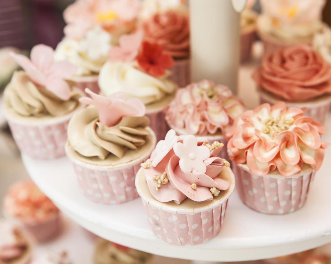 Отель Hyatt Centric Janakpuri Нью-Дели Экстерьер фото Cupcakes