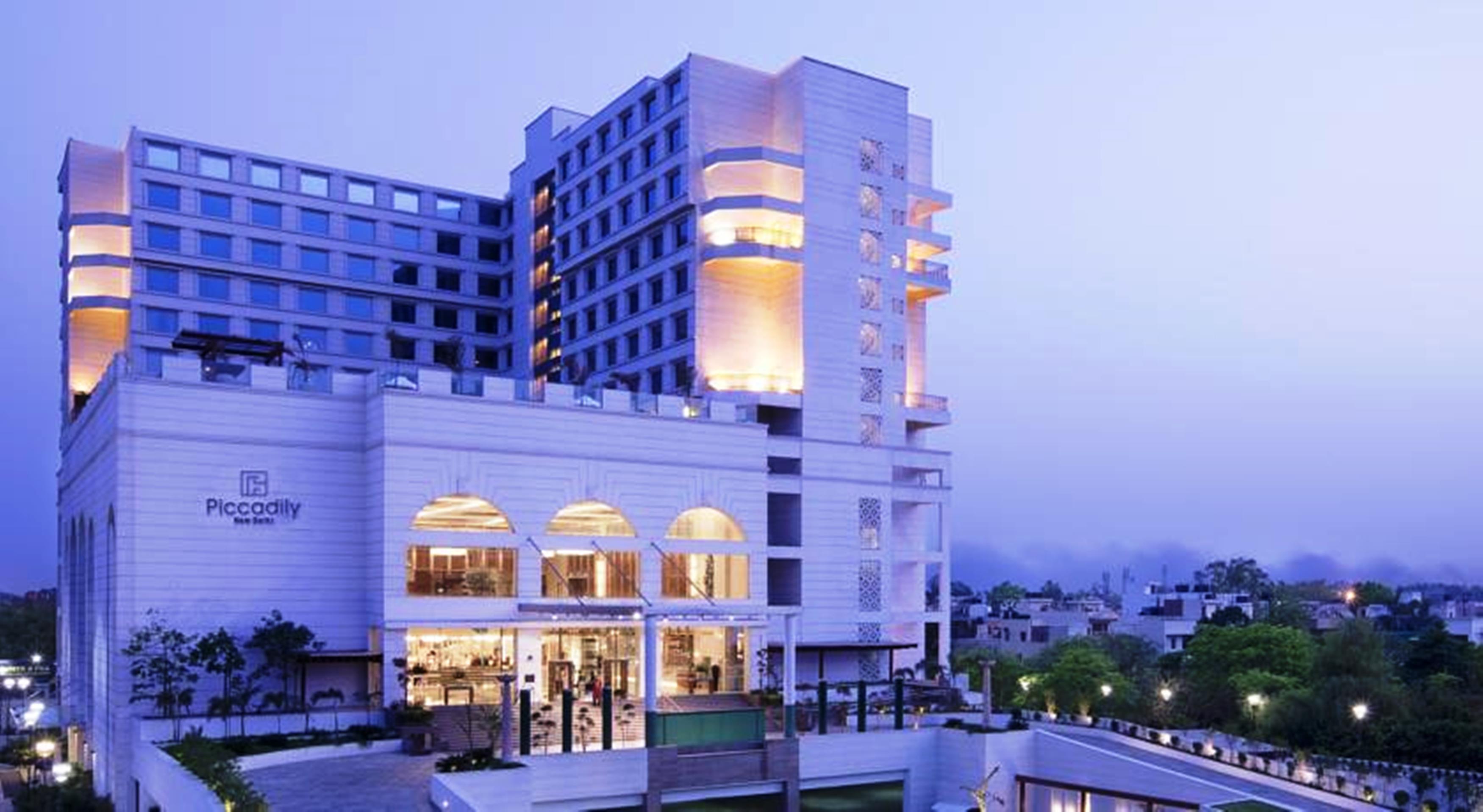 Отель Hyatt Centric Janakpuri Нью-Дели Экстерьер фото The Piccadilly Hotel