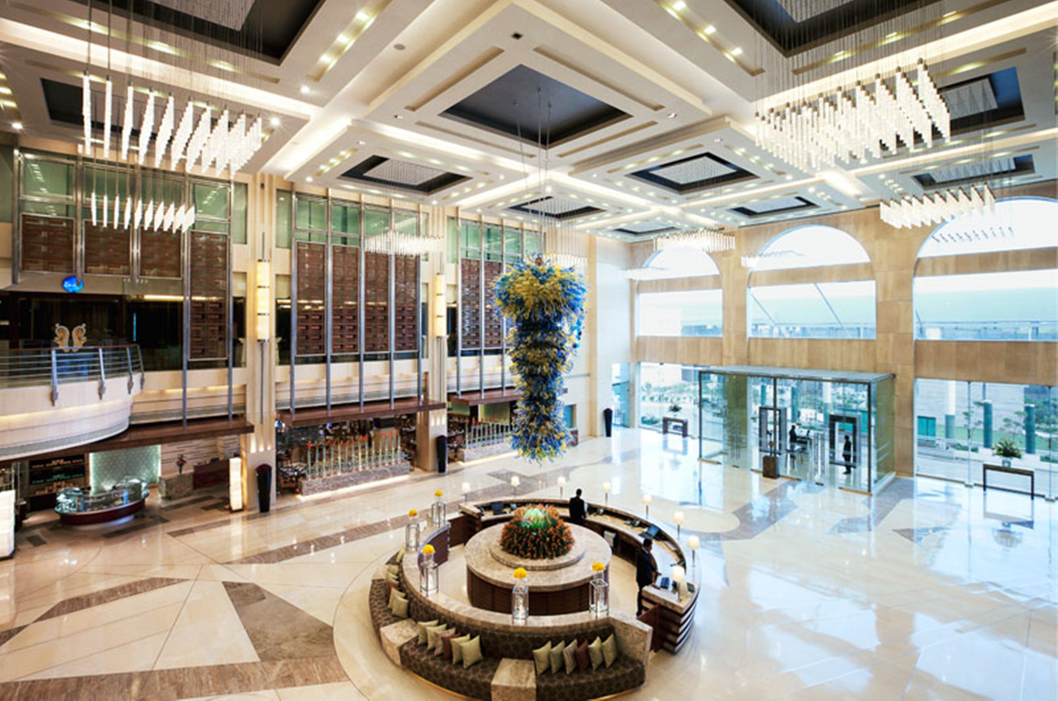 Отель Hyatt Centric Janakpuri Нью-Дели Экстерьер фото Lobby